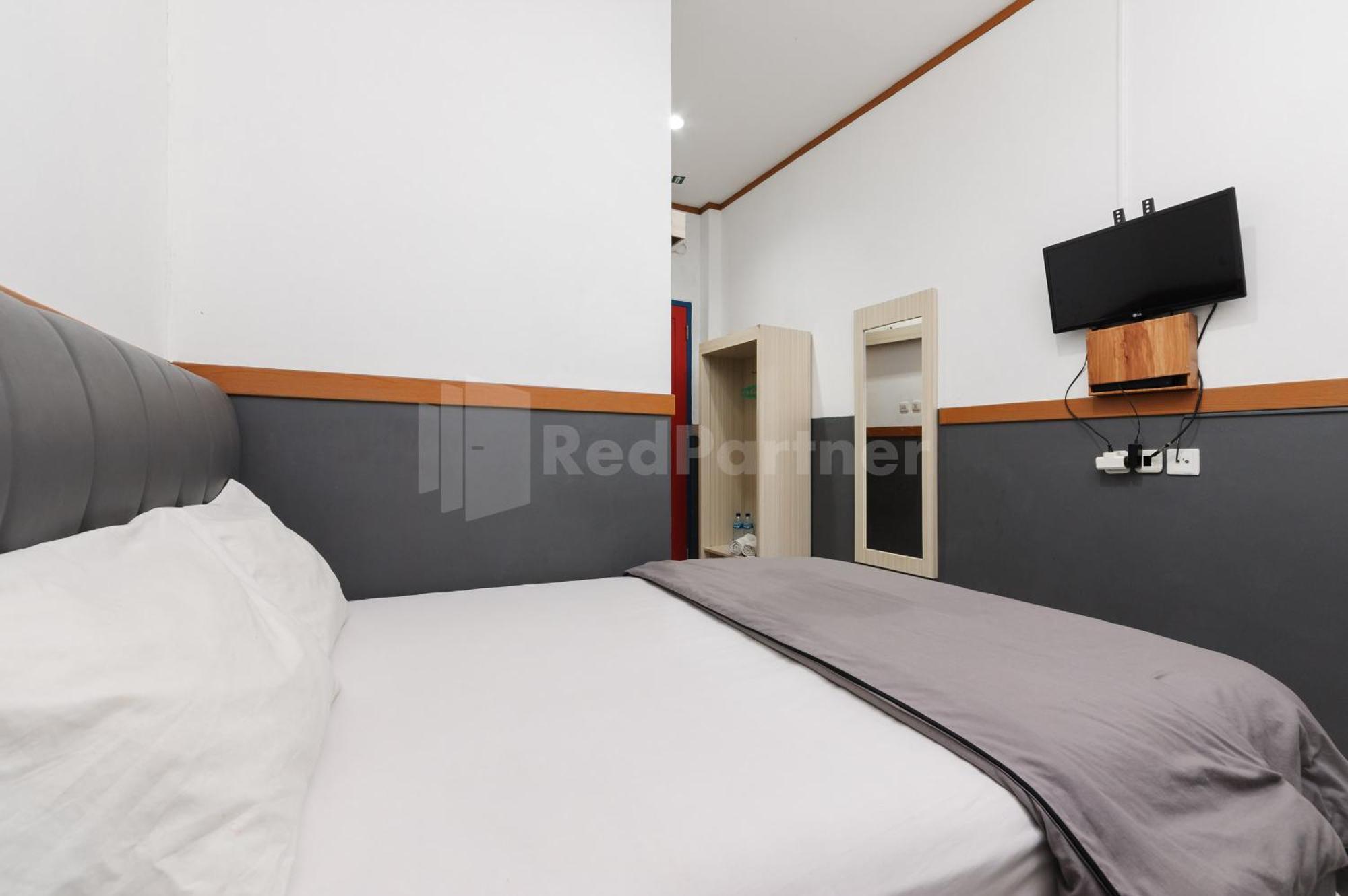 Ian Hotel Jaksa Mitra Reddoorz Джакарта Экстерьер фото