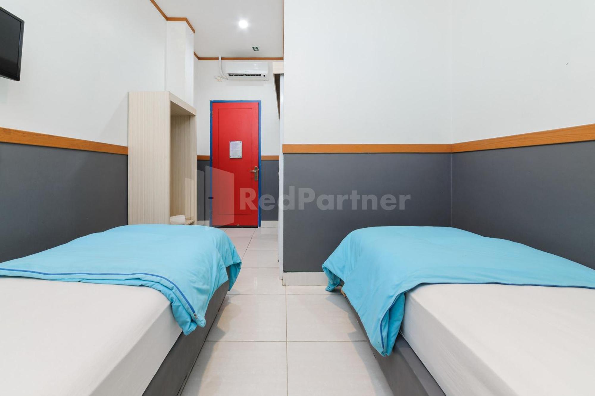 Ian Hotel Jaksa Mitra Reddoorz Джакарта Экстерьер фото