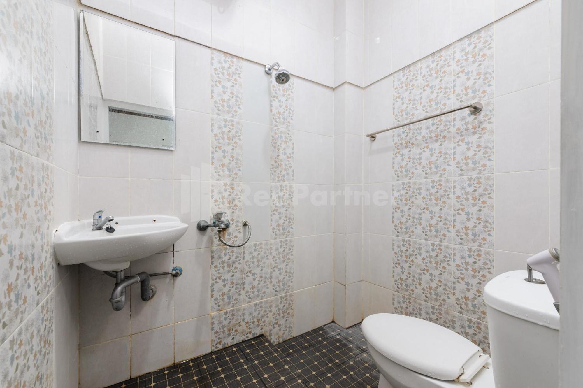 Ian Hotel Jaksa Mitra Reddoorz Джакарта Экстерьер фото